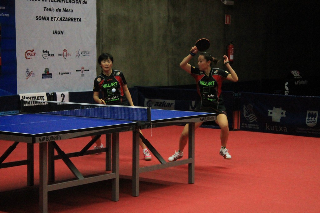 Yan Lan Li i Ting Ting Wang en un moment del partit de dobles (Autor: CTT Balaguer)