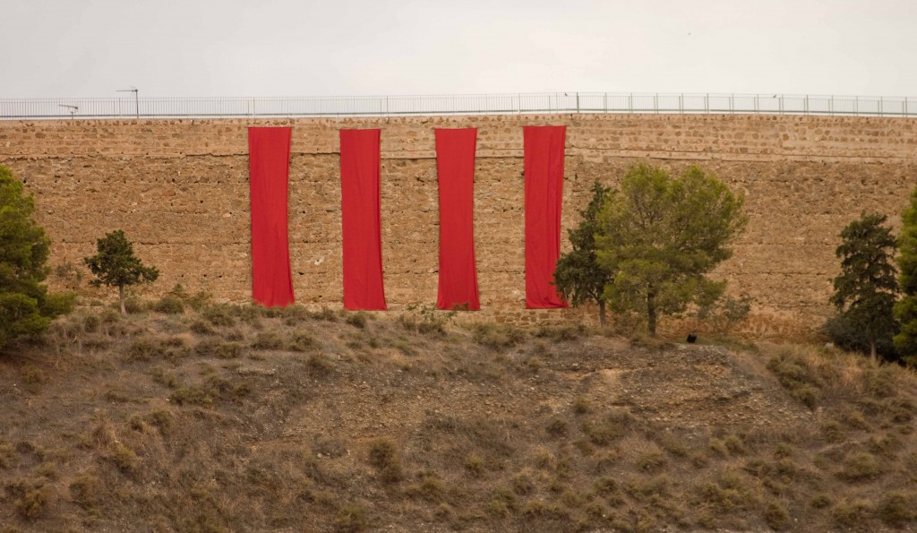 La Muralla amb les 4 barres el dia 11 de setembre (Foto: Rosa Maria Sauret)
