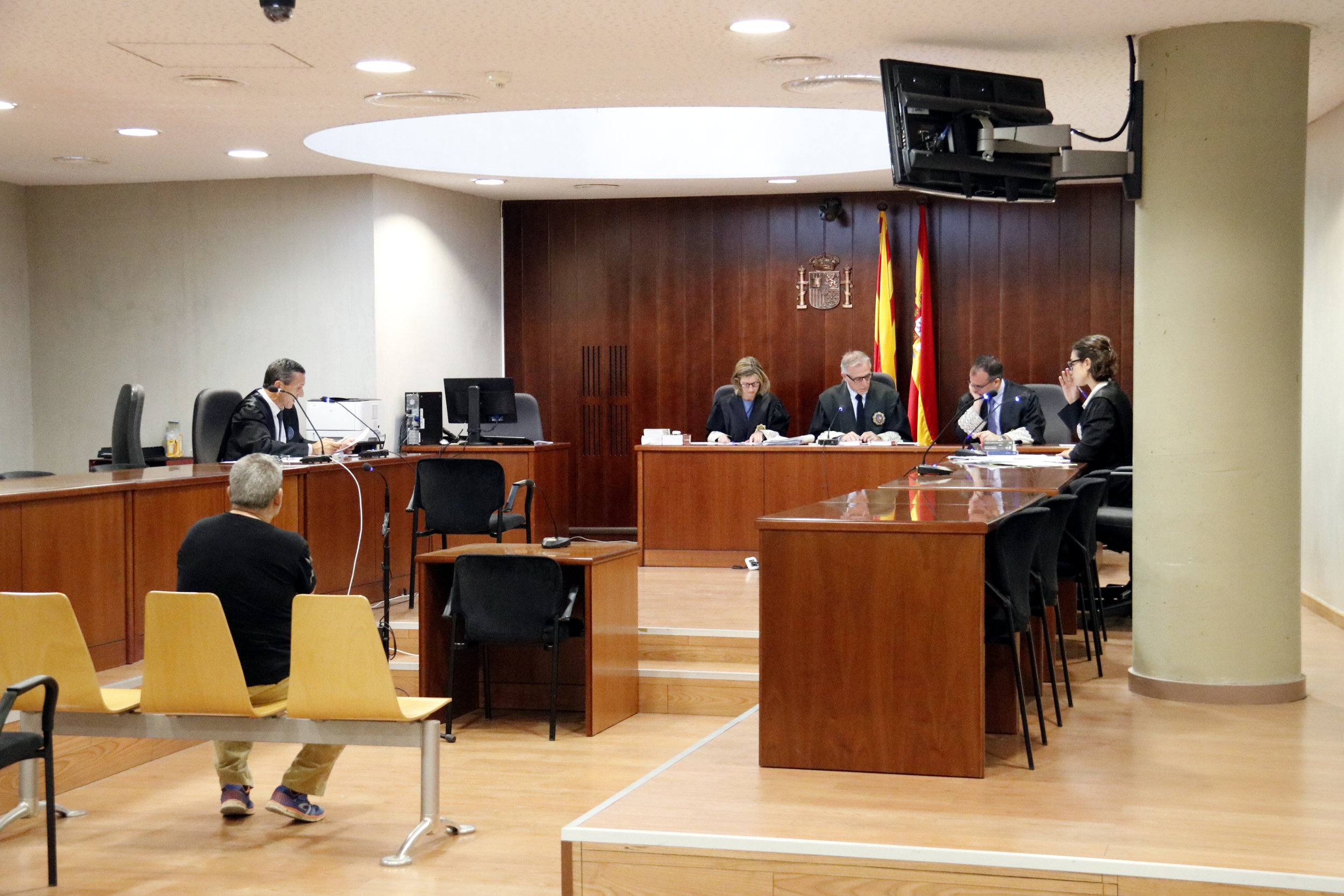 Imatge general del judici a un acusat de violar la filla de la seva cosina. Imatge del 18 de maig de 2017 a l'Audiència de Lleida. (Horitzontal)