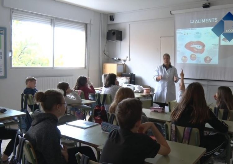 Taller ‘Cuidem el Somriure’ de la Clínica Dental Balaguer a l’Institut Almatà