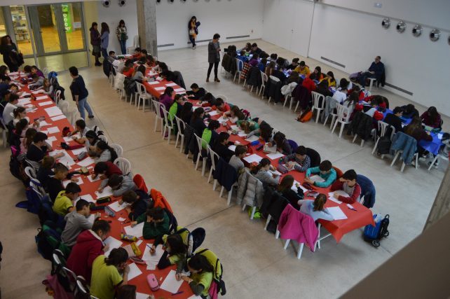 Una selecció d’alumnes dels centres balaguerins participen a la fase final del 31è Certamen literari ‘Sant Jordi’