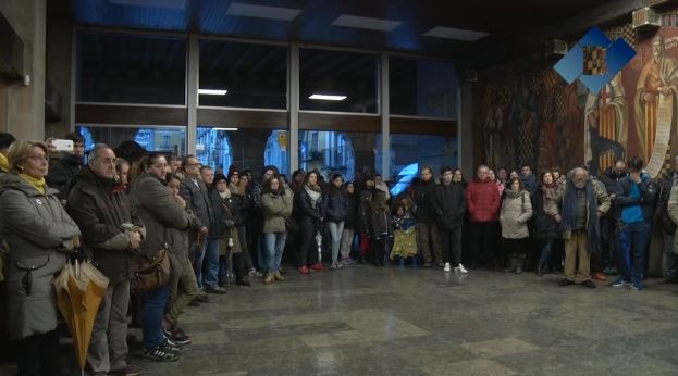 Concentració convocada per Som Escola en defensa de l’escola catalana