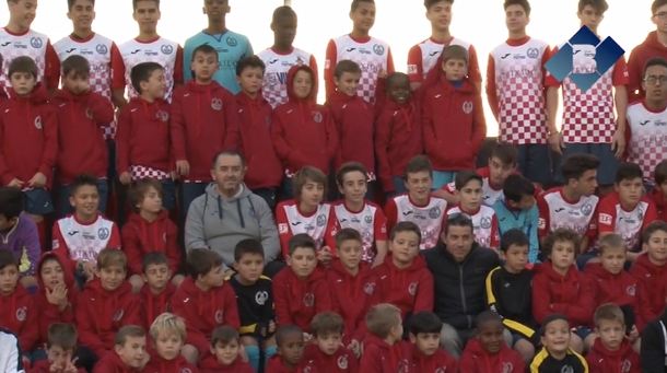 El CF Balaguer presenta els més de 300 jugadors del club