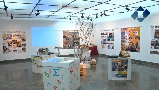 Balaguer inaugura l’exposició ‘Eduquem entre tots, 30 anys de pla de dinàmica educativa’