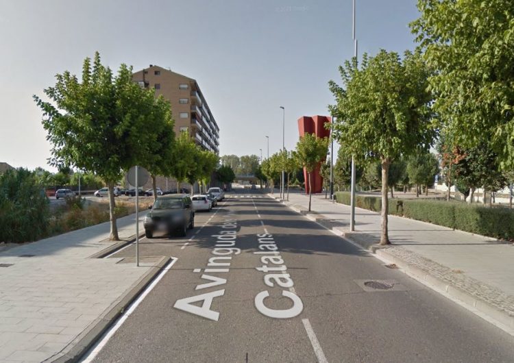 Roben a nou vehicles en dos pàrquings privats de Balaguer