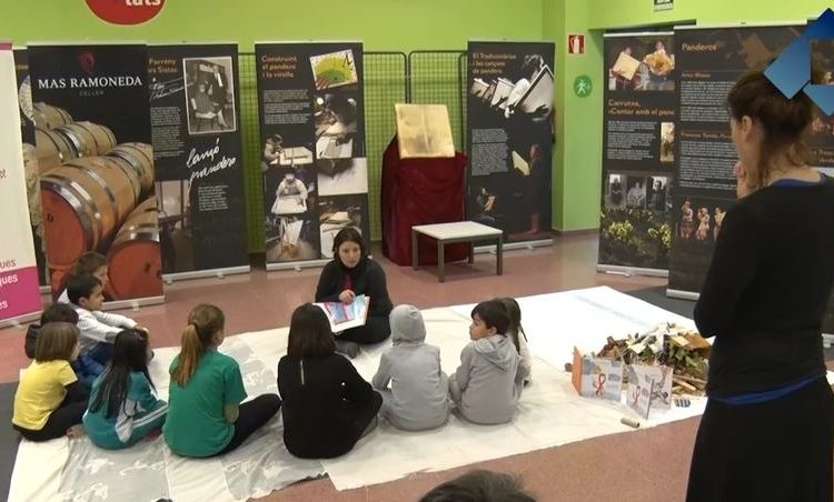 Taller de reciclatge a la biblioteca d’Artesa de Segre