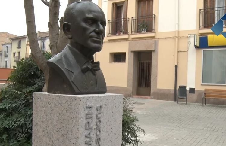 El bust de Manuel Marín torna a la plaça que duu el seu nom