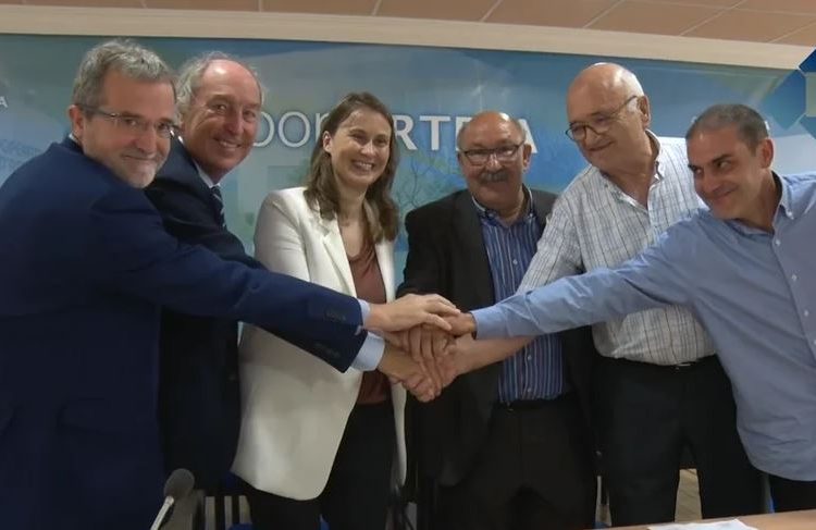 La cooperativa d’Artesa de Segre signa un acord amb l’empresa Borges per la producció de festucs