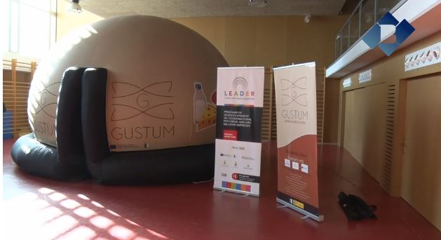 Els alumnes de les escoles de Balaguer visiten la cúpula Gustum