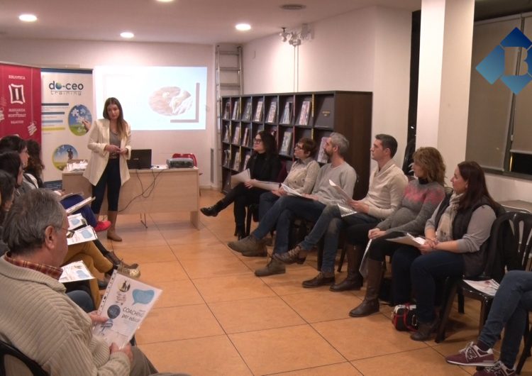 La Biblioteca Margarida de Montferrat acull el cicle de tallers “Educar amb coaching”