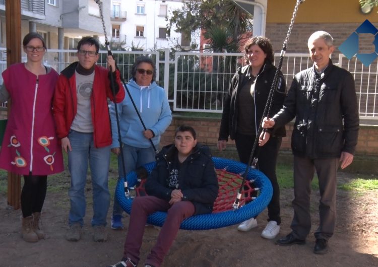 Nou gronxador adaptat per a l’Estel amb la recaptació solidària de la Cursa del Foc