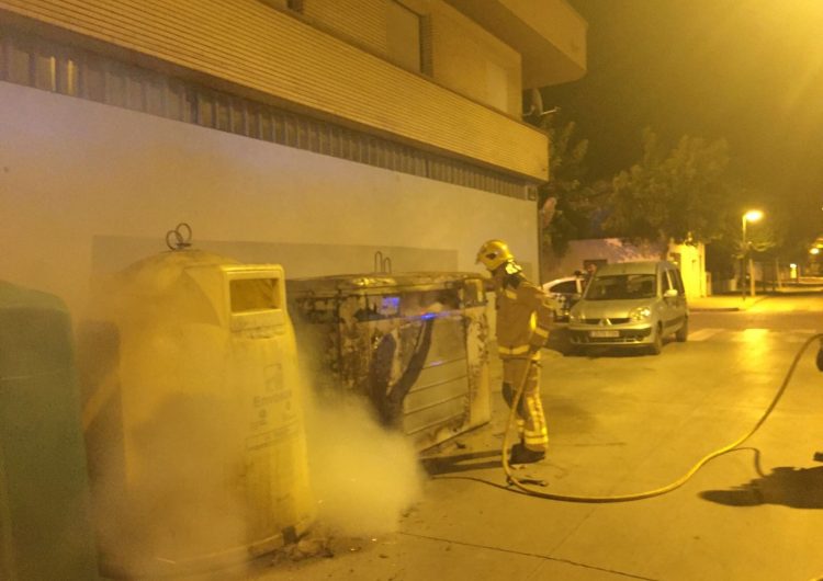 Cremen dos contenidors aquesta matinada a Balaguer