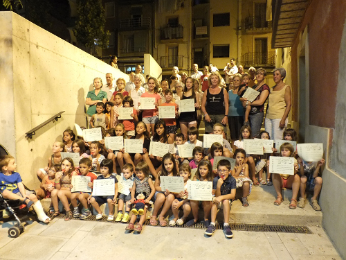 Cinquanta infants de Balaguer aprenen aquest estiu a ballar sardanes