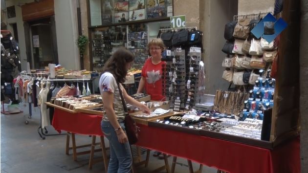 Els comerciants del centre històric de Balaguer posen fi a les rebaixes d’estiu amb una nova edició del “Mercat de la Ganga”