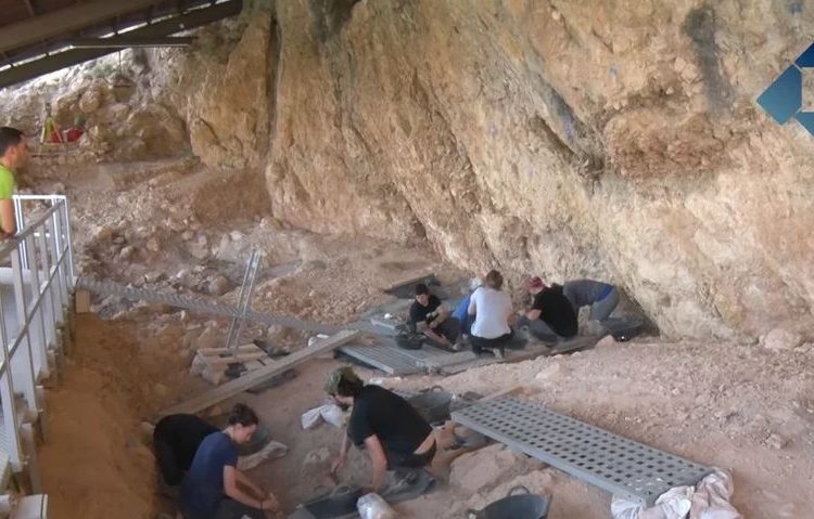 Excavacions a la Roca dels Bous obertes al públic