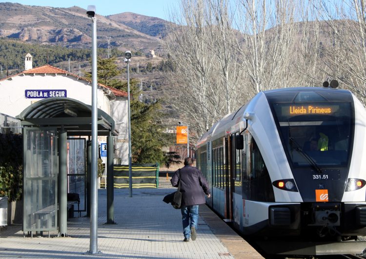 Els usuaris del Tren de la Pobla, satisfets amb el servei