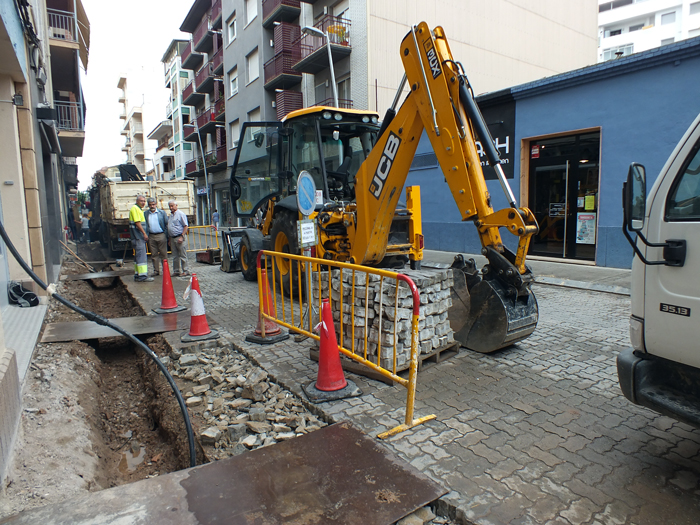 L’Ajuntament reforma la vorera del carrer Sant Lluís