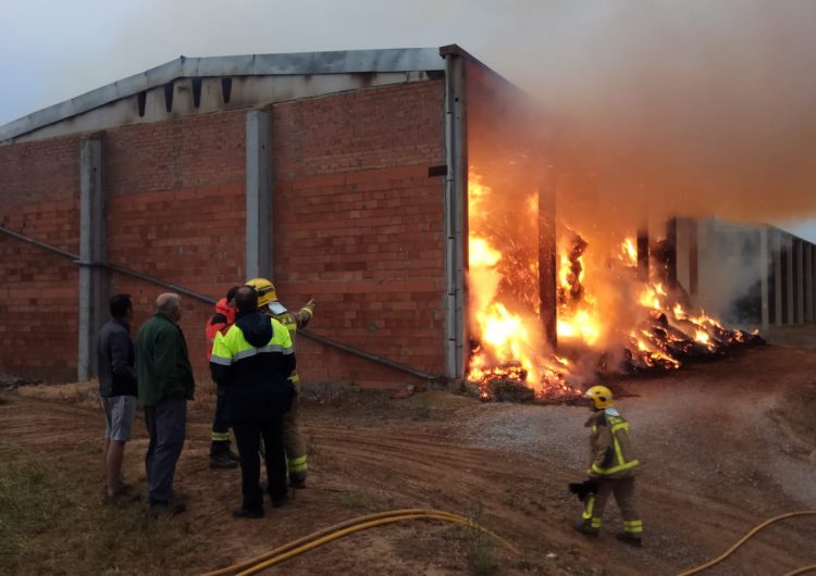 Incendi en un paller de Preixens