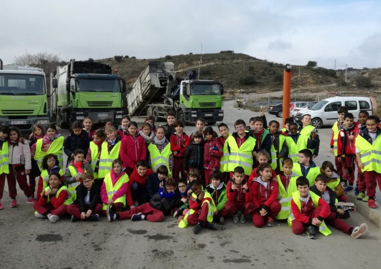 Els escolars de la Noguera visiten la deixalleria i el dipòsit controlat de residus