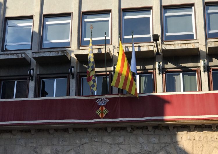 Ciutadans denuncia l’Ajuntament de Balaguer per no penjar la bandera espanyola