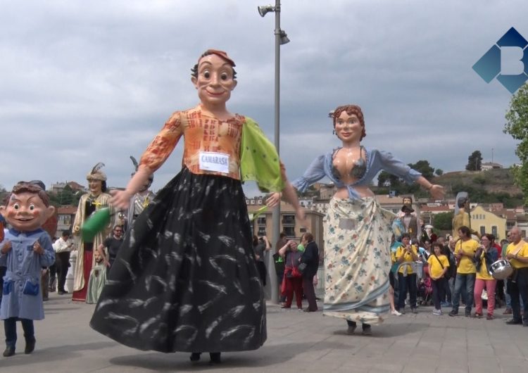 Balaguer celebra la IX Biennal Gegantera amb la participació de 16 colles