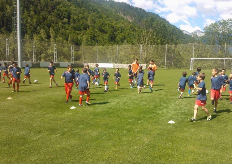 Arranca el III Campus d’Anglès i Futbol Robert Martínez a Naut Aran