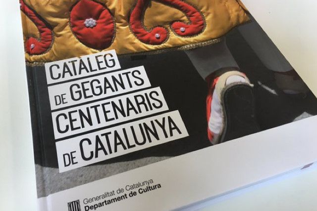 Presentació del Catàleg de Gegants Centenaris de Catalunya a Balaguer per Sant Jordi