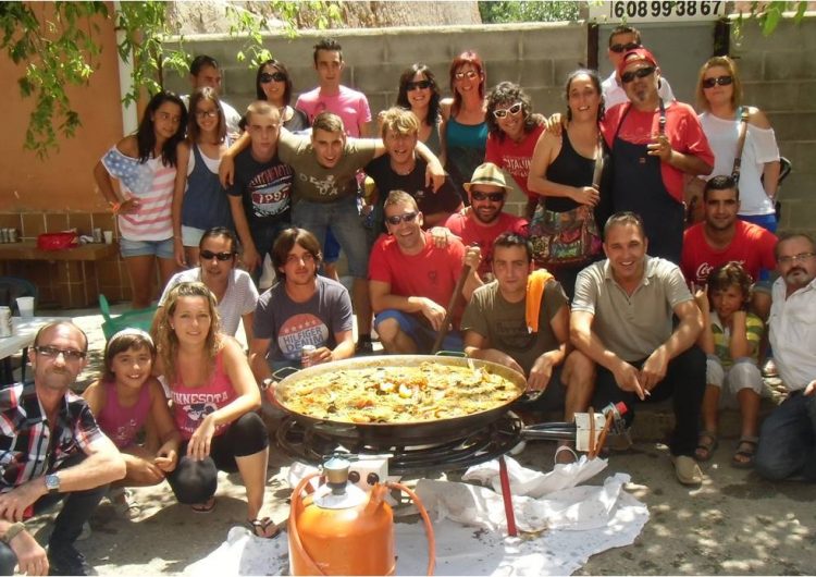 La “colla de les bitlles” guanya el III Concurs de Paelles de Montgai