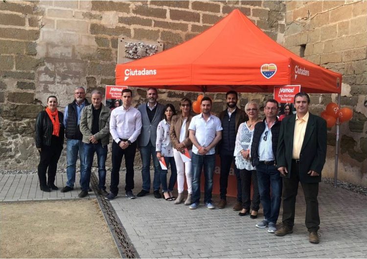 Ciutadans presenta la candidatura per les municipals a Balaguer en un acte a la placeta de Sant Domènec