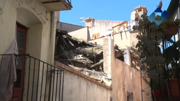 L’Ajuntament de Balaguer inicia l’enderrocament de la part coberta de l’edifici abandonat del carrer Cuartel