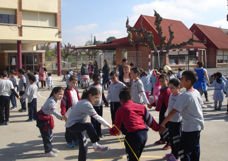 L’escola Gaspar de Portolà celebra el Dia Mundial de l’Activitat Física i l’Esport amb activitats al pati