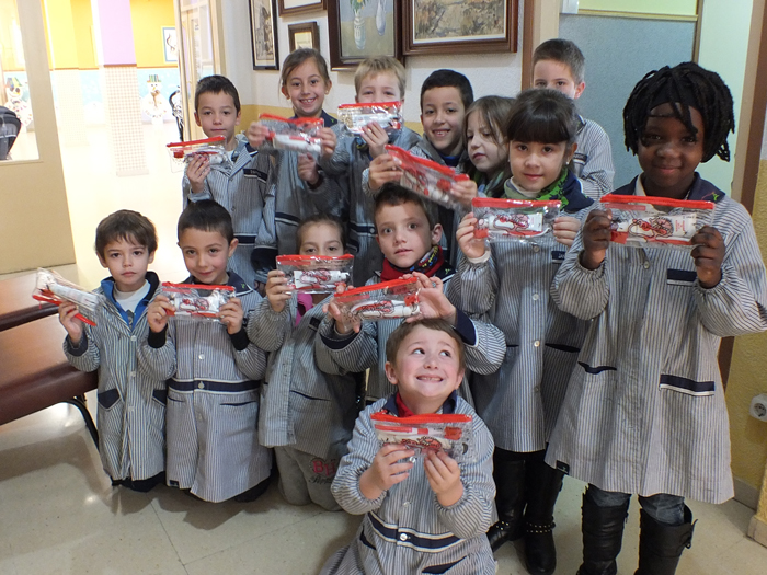 Balaguer distribueix els estoigs d’higiene dental de l’Agència de Salut a les escoles