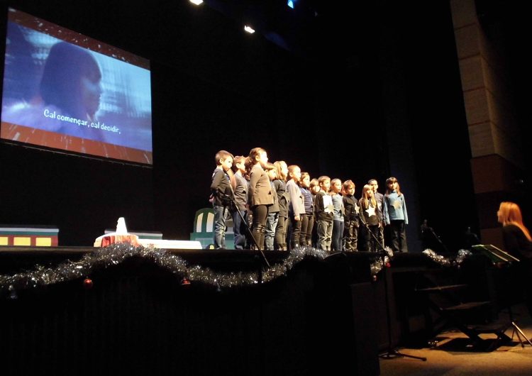 L’Escola la Noguera celebra la Festa de Nadal al Teatre Municipal