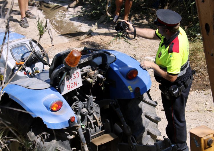Mor el conductor d’un tractor en una sortida de via a Torrelameu