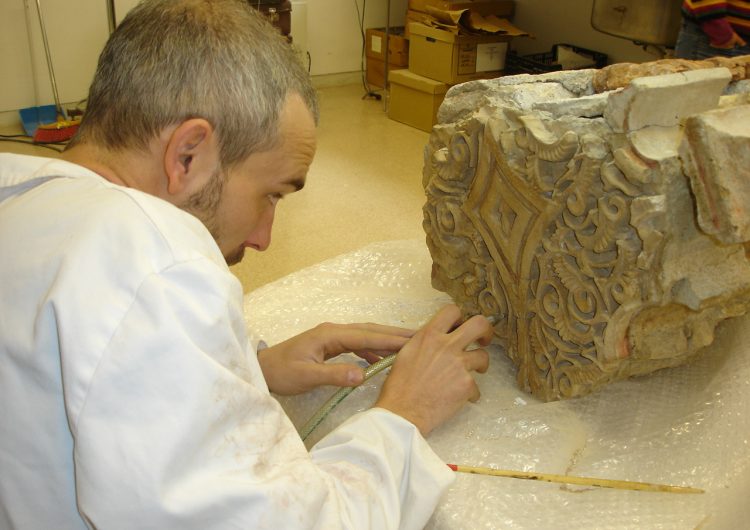 El Museu de la Noguera porta la seva col•lecció de guixeries islàmiques a Granada