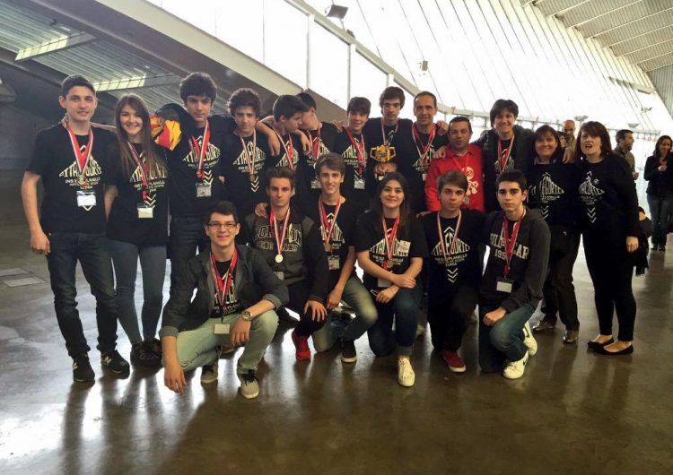 Els alumnes de l’Institut els Planells es classifiquen per a la fase internacional de la First Lego League i viatjaran a Sud – Àfrica