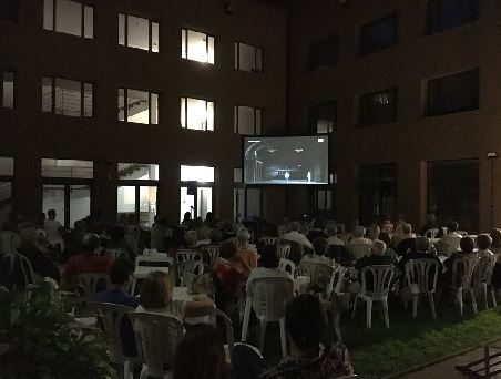 Prop d’un centenar de persones assisteixen al ‘Liceu a la Fresca’ a Balaguer, enguany protagonitzat per l’òpera ‘Manon Lescaut’ de Puccini