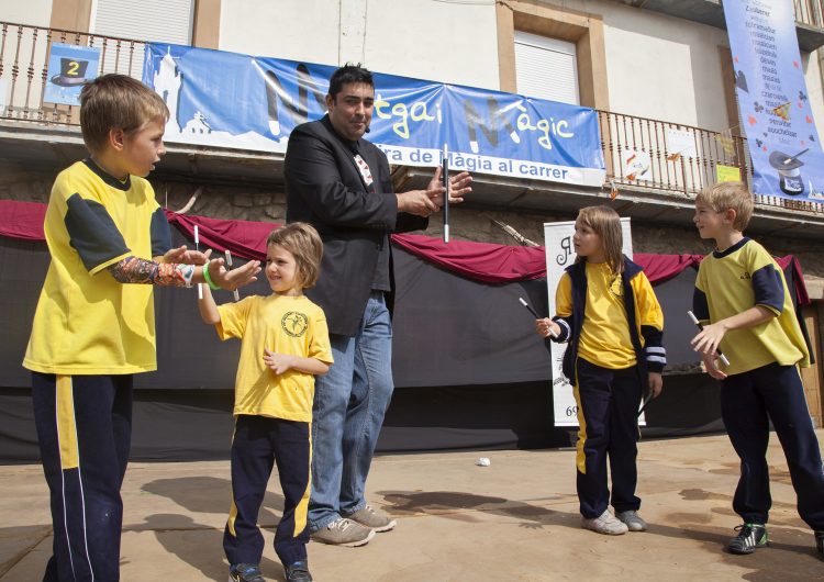 Tret de sortida a Montgai Màgic amb tallers de màgia per a 230 escolars