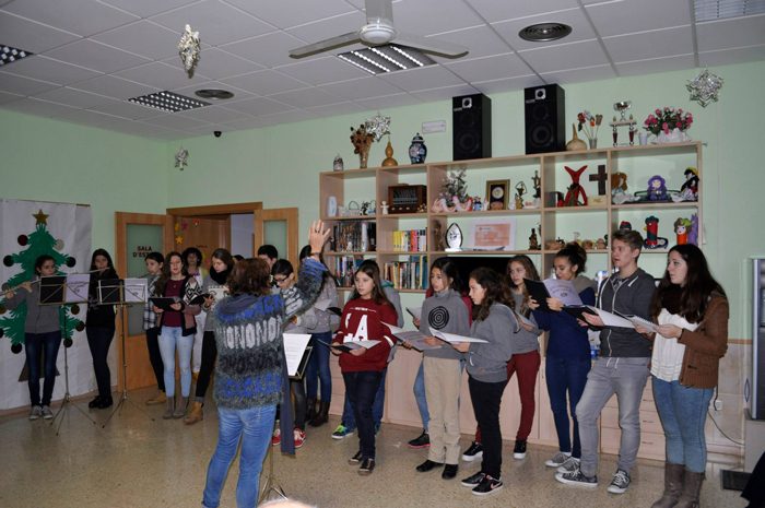 L’Escola Municipal de Música de Balaguer anima el Nadal a les residències de la Noguera