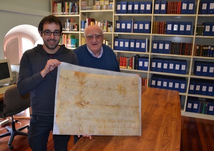 Restauren el document més antic de l’Arxiu del Monestir de les Avellanes
