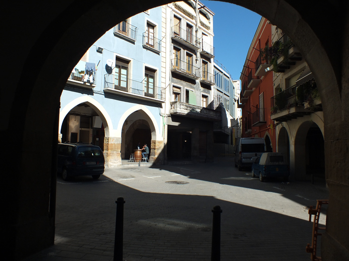 El Mercat de la Terra estrena ubicació a la plaça del Pou