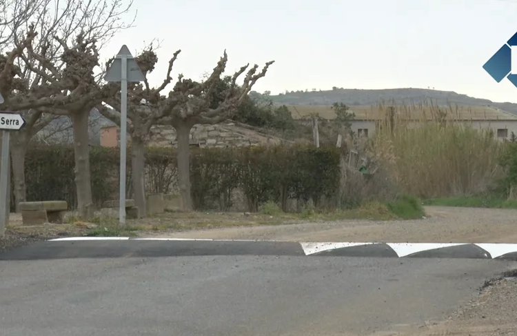 Bellcaire d’Urgell instal·la reductors de velocitat i renova l’asfaltatge de dos entrades del poble