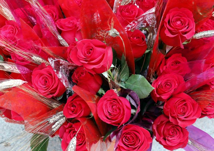 Els floristes confien que la venda de roses acabi sent un “èxit” tot i ser un Sant Jordi “complicat”