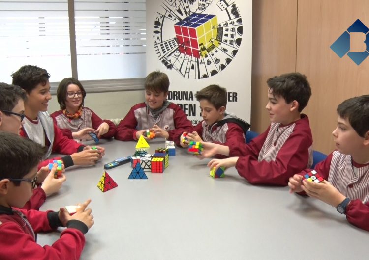 Tot a punt pel 1r Torneig Internacional de Cub de Rubik a l’Escola Vedruna de Balaguer