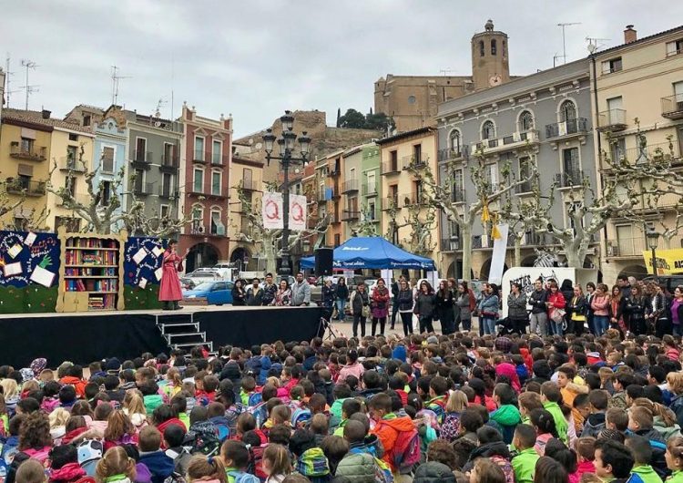 Comencen les activitats culturals de Sant Jordi amb un espectacle infantil a la plaça Mercadal