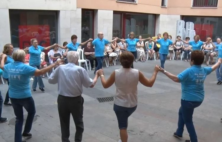 Balaguer celebra Sant Jaume amb una ballada de sardanes i una missa