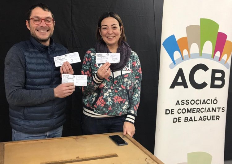 L’Associació de Comerciants de Balaguer sorteja els 3 tours amb regal de la campanya de Nadal