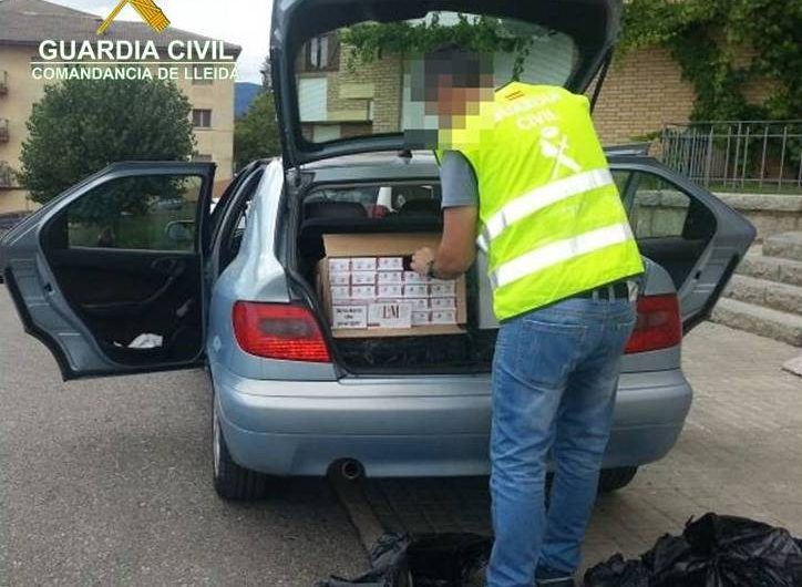 Intervinguts prop de 2.000 paquets de tabac de contraban a la C-14, a Artesa de Segre