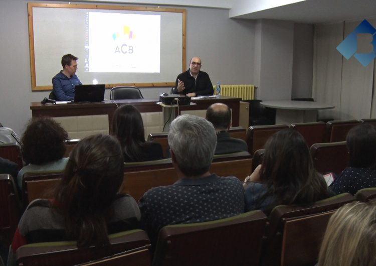 L’Associació de Comerciants de Balaguer presenta les targetes de fidelització als associats