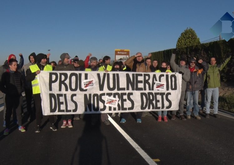 Talls de carreteres a la Noguera en motiu de la vaga general